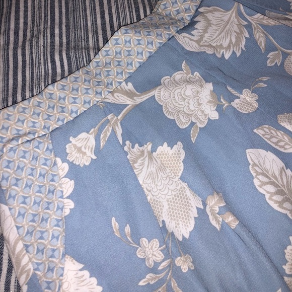 Francesca’s Alya Blue Shorts - Picture 3 of 3